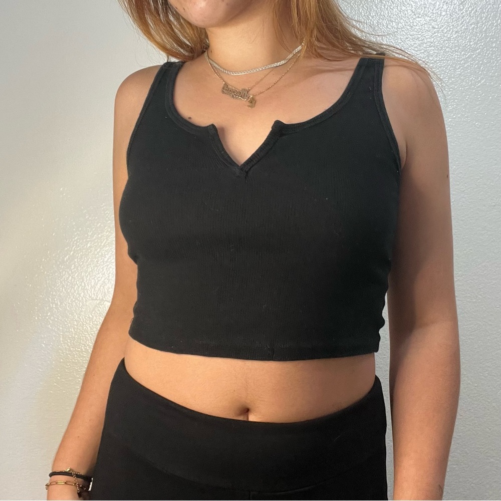 black crop top